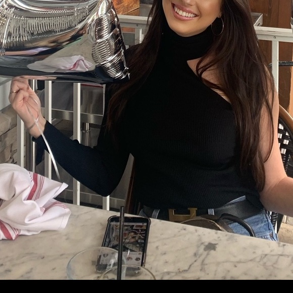 Zara One Arm Turtleneck - Picture 4 of 4